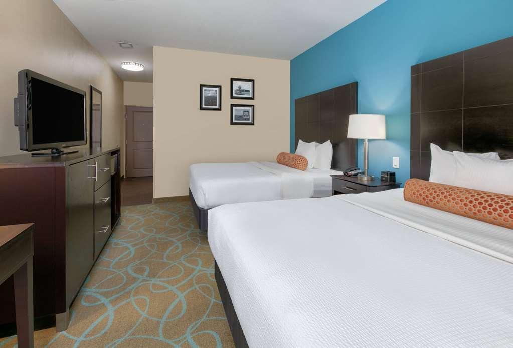 La Quinta By Wyndham Clinton Historic Route 66 Hotel Room photo